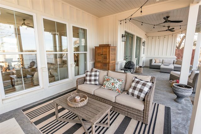 1061 Tradewinds Road, Nocona, TX 76255