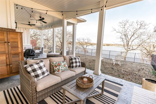 1061 Tradewinds Road, Nocona, TX 76255