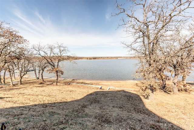 1061 Tradewinds Road, Nocona, TX 76255