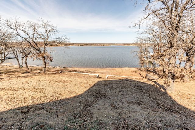 1061 Tradewinds Road, Nocona, TX 76255