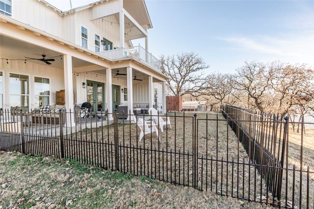 1061 Tradewinds Road, Nocona, TX 76255
