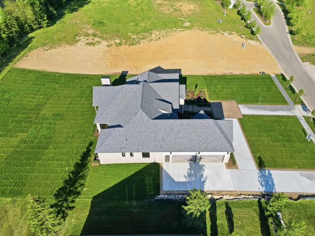 5803 Cotswold Drive, Washington Twp, MI 48094