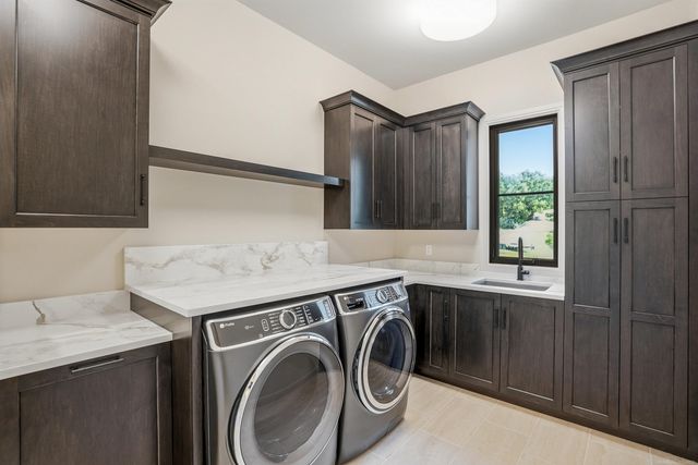 5803 Cotswold Drive, Washington Twp, MI 48094