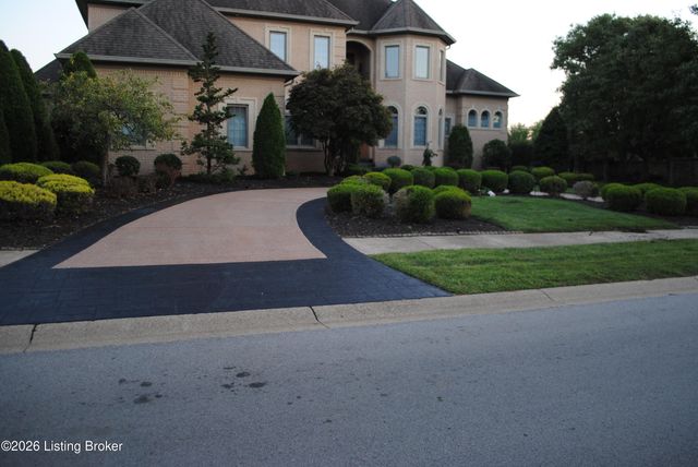 10200 Worthington Ln, Prospect, KY 40059