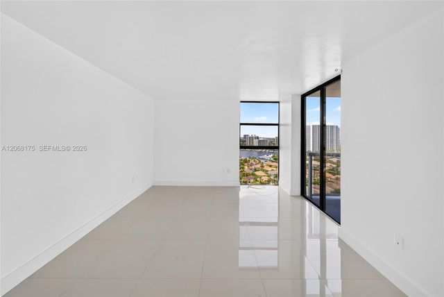 20505 E Country Club Drive 2132, Aventura, FL 33180
