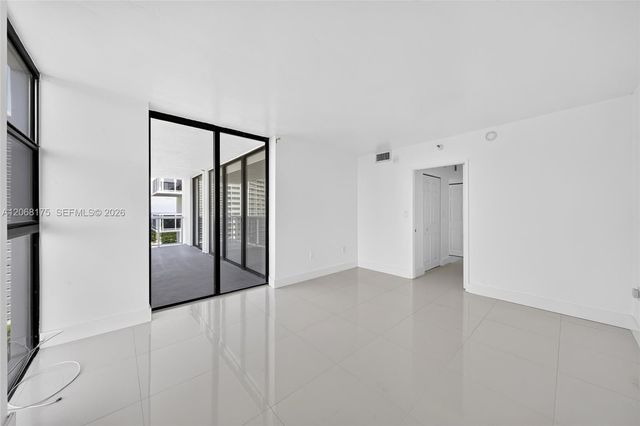 20505 E Country Club Drive 2132, Aventura, FL 33180