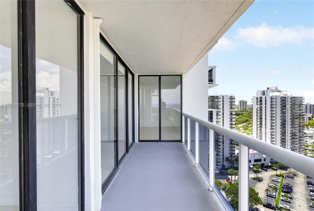 20505 E Country Club Drive 2132, Aventura, FL 33180
