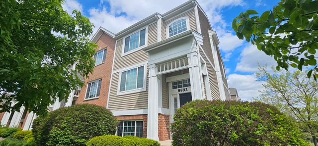 8992 Disbrow Street, Huntley, IL 60142