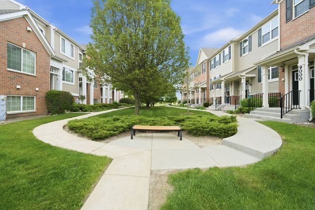 8992 Disbrow Street, Huntley, IL 60142