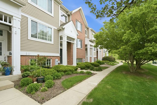 8992 Disbrow Street, Huntley, IL 60142