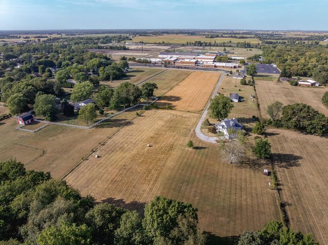 590 W 300 N, Valparaiso, IN 46385