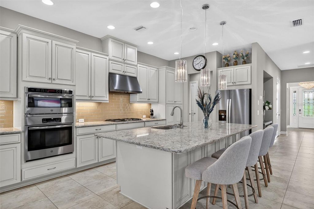 Image 11 of property listing at 4543 TERRAZZA COURT, Bradenton, FL 34211