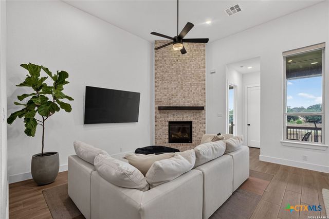 738 Borchers Boulevard, New Braunfels, TX 78132