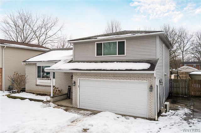 92 Sunset Ct, Amherst, NY 14228