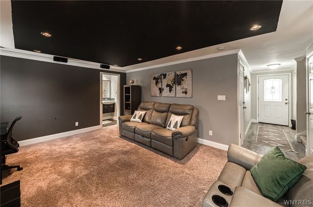 92 Sunset Ct, Amherst, NY 14228