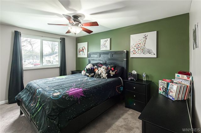 92 Sunset Ct, Amherst, NY 14228