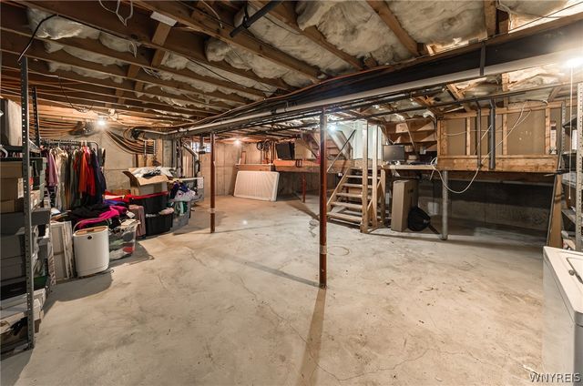 92 Sunset Ct, Amherst, NY 14228