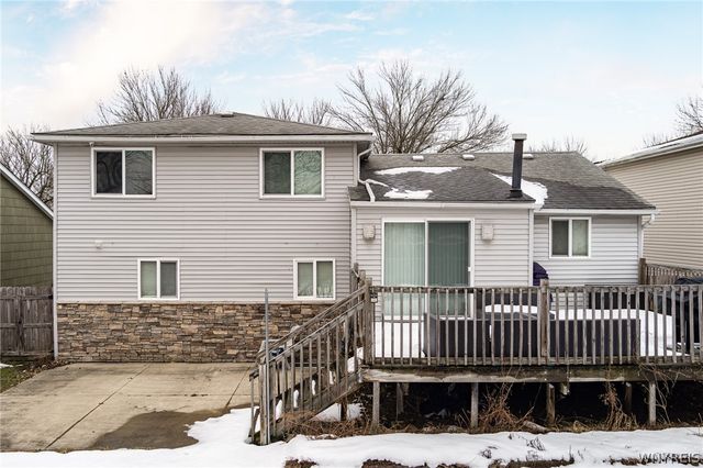 92 Sunset Ct, Amherst, NY 14228