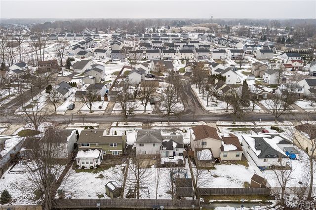 92 Sunset Ct, Amherst, NY 14228