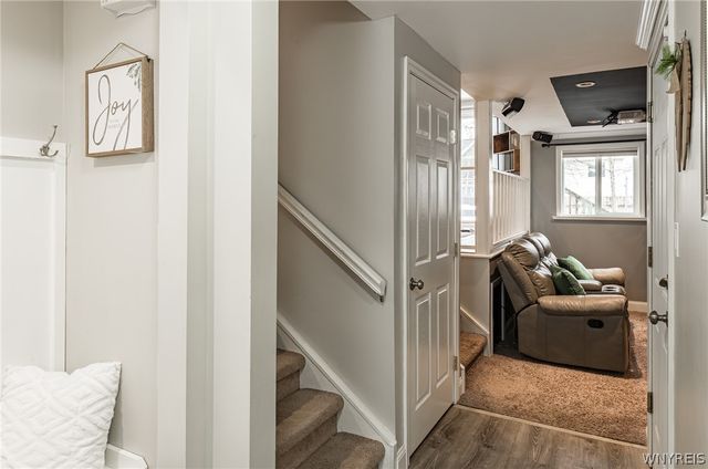 92 Sunset Ct, Amherst, NY 14228