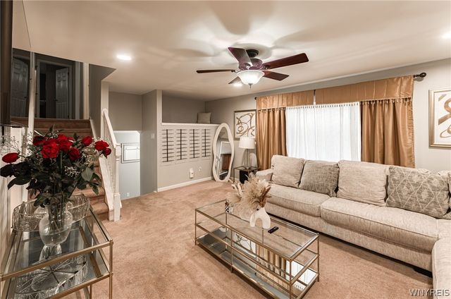 92 Sunset Ct, Amherst, NY 14228