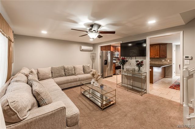 92 Sunset Ct, Amherst, NY 14228