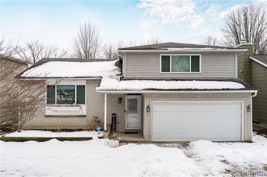 92 Sunset Ct, Amherst, NY 14228