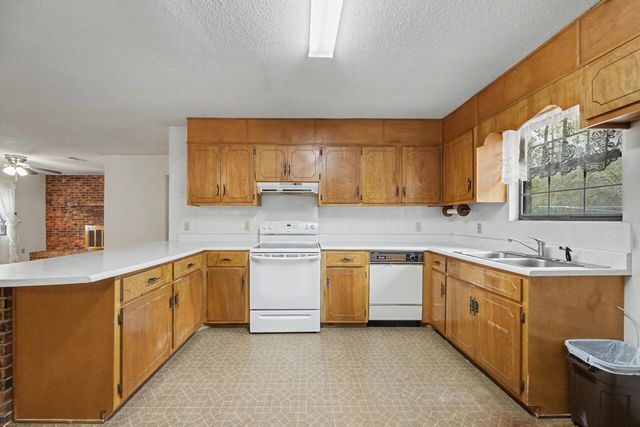 281 Henderson Road, Defuniak Springs, FL 32433