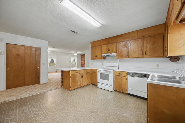 281 Henderson Road, Defuniak Springs, FL 32433