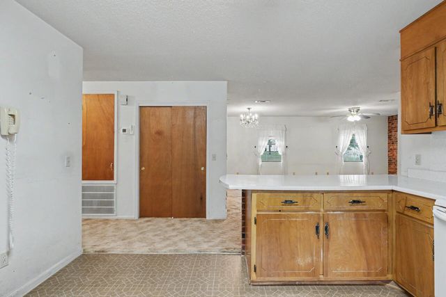 281 Henderson Road, Defuniak Springs, FL 32433