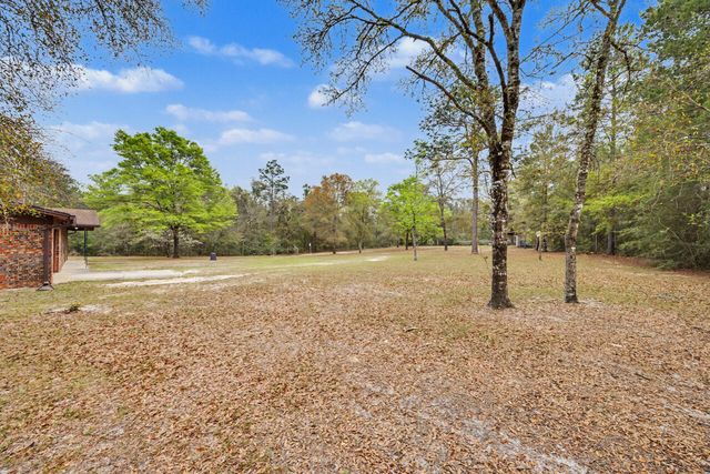281 Henderson Road, Defuniak Springs, FL 32433