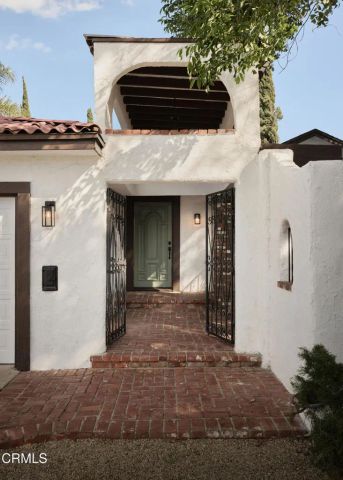 6900 Lurline Avenue, Los Angeles, CA 91306