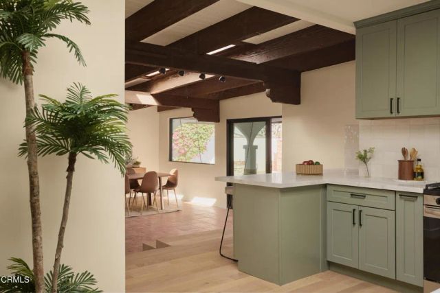 6900 Lurline Avenue, Los Angeles, CA 91306