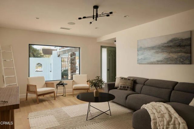 6900 Lurline Avenue, Los Angeles, CA 91306