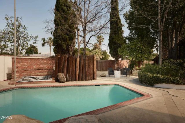 6900 Lurline Avenue, Los Angeles, CA 91306