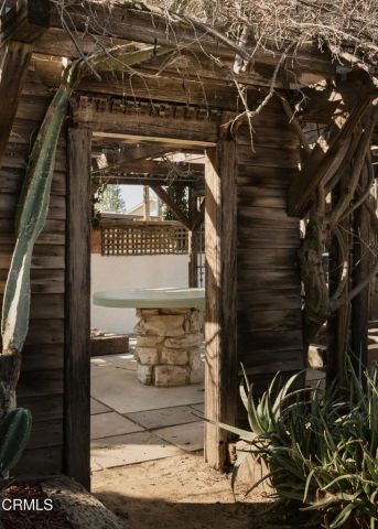 6900 Lurline Avenue, Los Angeles, CA 91306