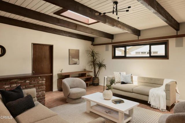 6900 Lurline Avenue, Los Angeles, CA 91306