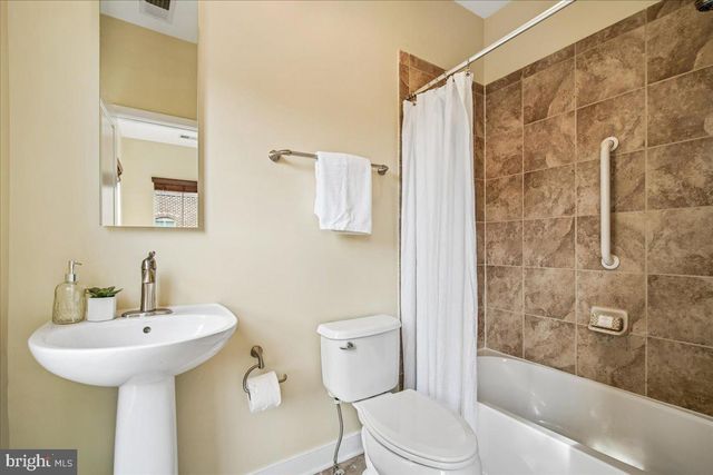 5728 45TH AVE, Hyattsville, MD 20781