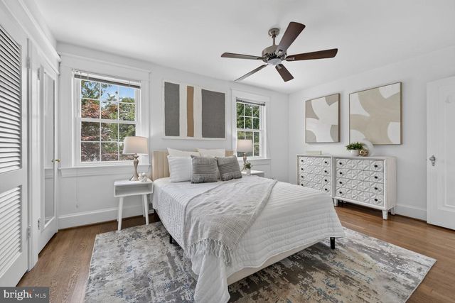 2226 39TH PL NW, Washington, DC 20007
