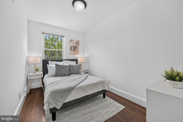2226 39TH PL NW, Washington, DC 20007