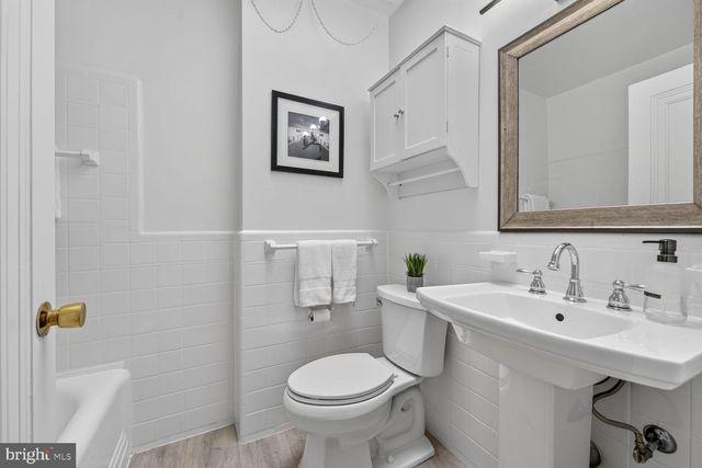 2226 39TH PL NW, Washington, DC 20007