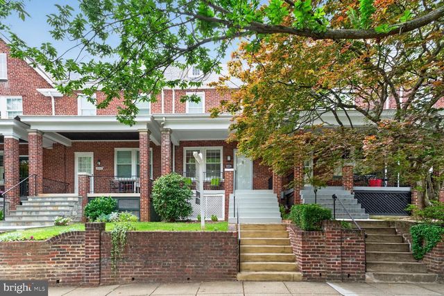 2226 39TH PL NW, Washington, DC 20007