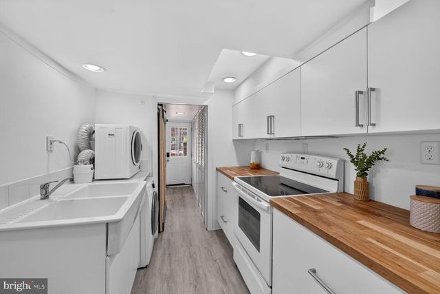 2226 39TH PL NW, Washington, DC 20007