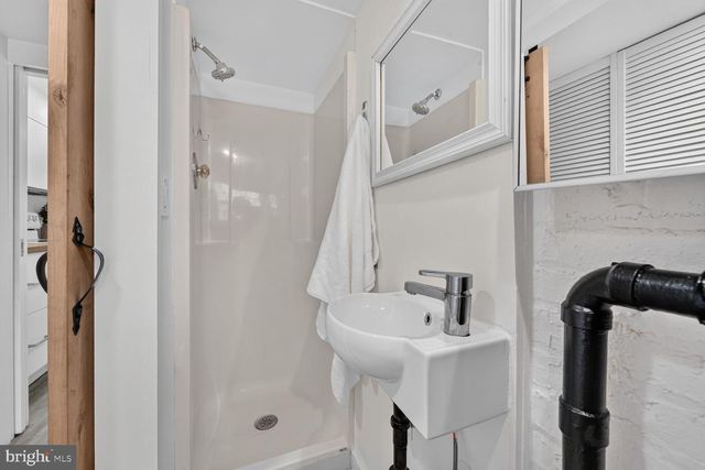 2226 39TH PL NW, Washington, DC 20007