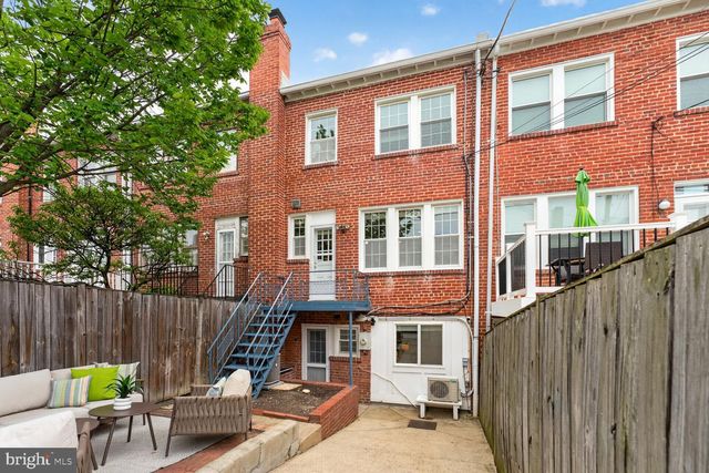 2226 39TH PL NW, Washington, DC 20007