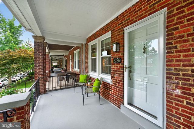 2226 39TH PL NW, Washington, DC 20007