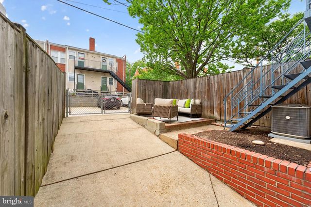 2226 39TH PL NW, Washington, DC 20007