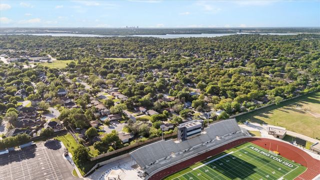 3721 French Wood Drive, Arlington, TX 76016