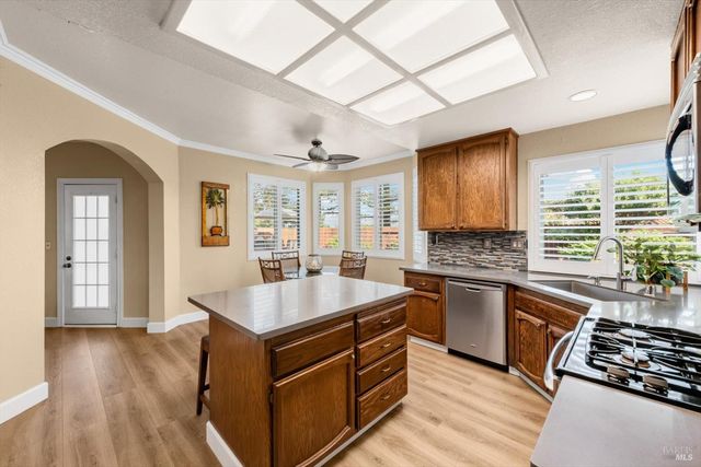 736 Dellwood Ct, Vacaville, CA 95688