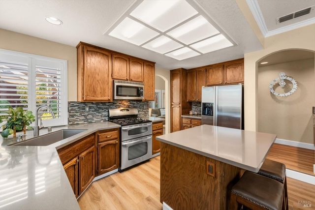 736 Dellwood Ct, Vacaville, CA 95688